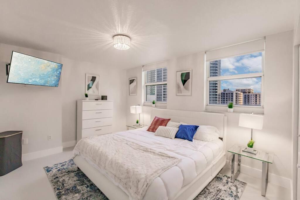 Upscale Brickell 3 Bedroom With Water Views And Free Parking Miami Exteriér fotografie