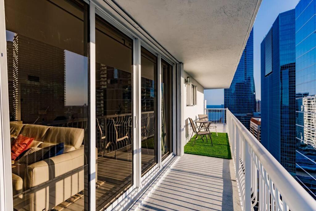 Upscale Brickell 3 Bedroom With Water Views And Free Parking Miami Exteriér fotografie
