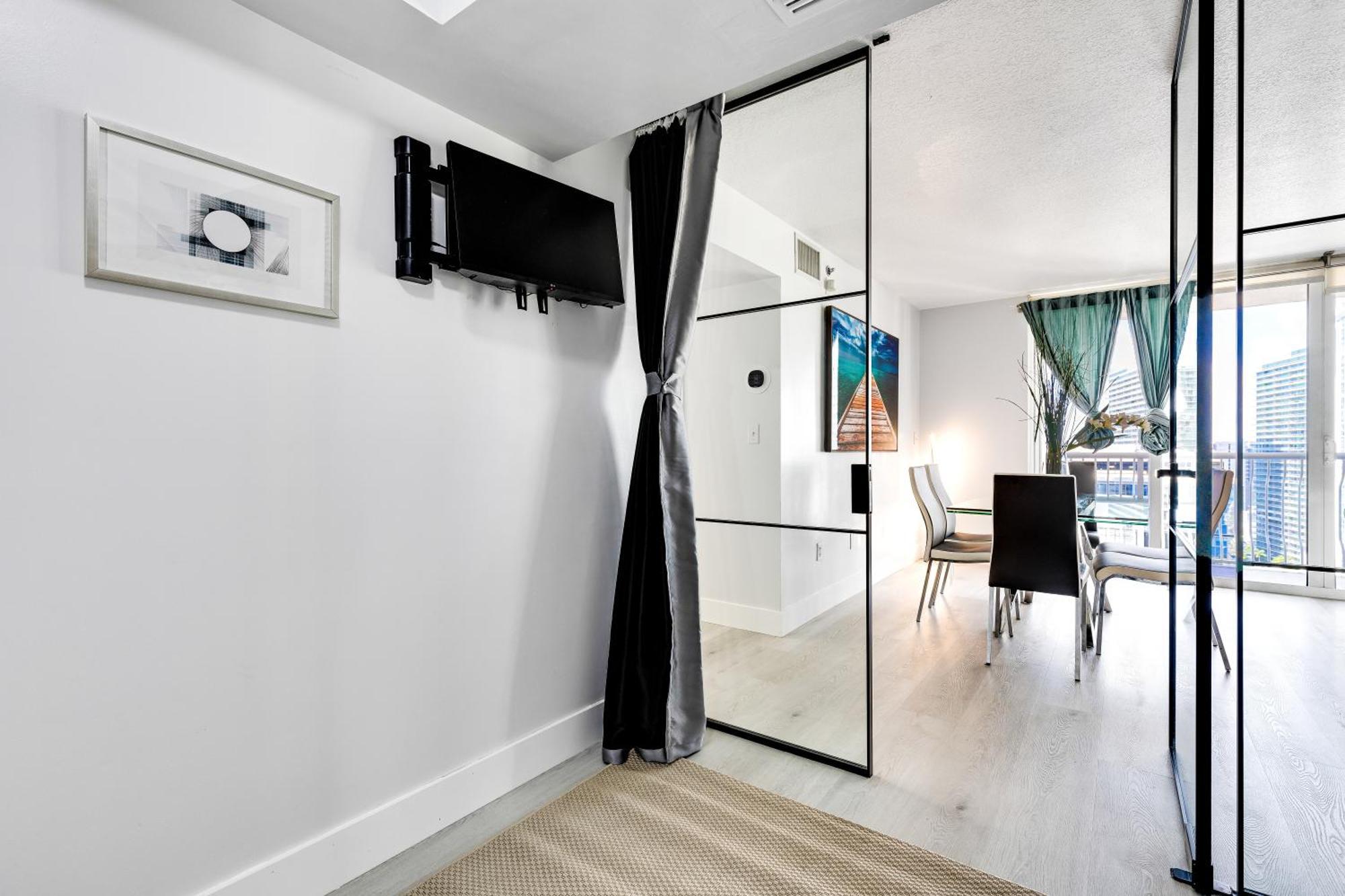 Upscale Brickell 3 Bedroom With Water Views And Free Parking Miami Exteriér fotografie